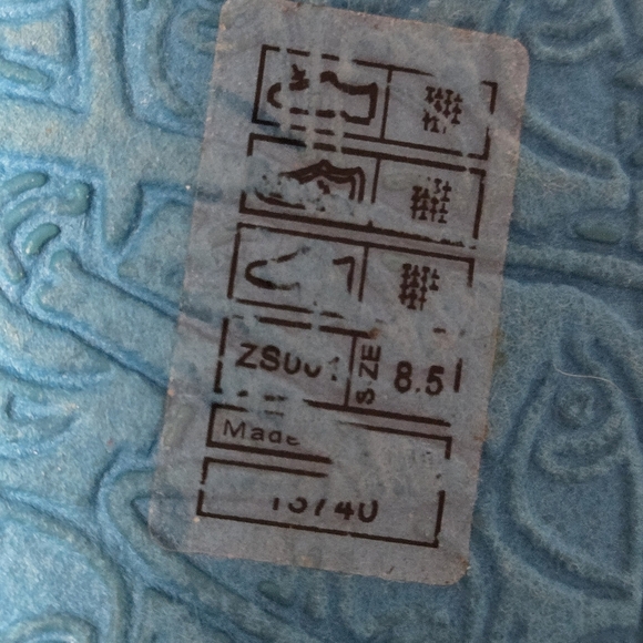 Blowfish Malibu Red and Black Plaid Slip-On 8.5 Womens Sneakers - Picture 13 of 13